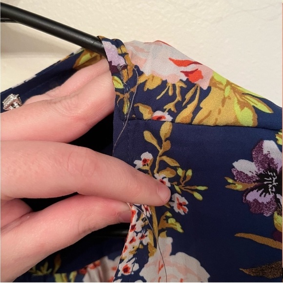 Torrid Floral Blouse Top 5X - Picture 6 of 8